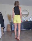 Ensemble short yellow