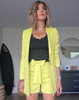 Ensemble short yellow