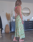 Robe verte dos nu en soie