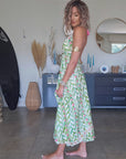 Robe verte dos nu en soie