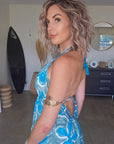 Robe bleue dos nu en soie