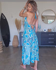 Robe bleue dos nu en soie