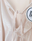 Robe beige et argentée