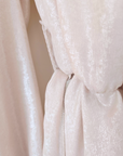 Robe beige et argentée