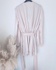 Robe beige et argentée