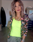 Veste cintrée skull fluo