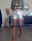 Short star en cuir