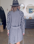 Manteau chevron et léopard gris