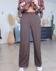 Pantalon marron à jambes larges