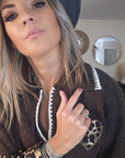 Pull chaud marron coeur léopard