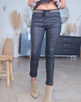 Pantalon slim noir huilé