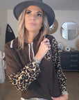 Pull chaud marron coeur léopard