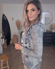 Veste cintrée esprit militaire avec strass