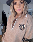 Pull beige chaud amour léopard