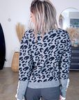 Pull chaud à imprimé léopard gris et noir - 𝐌𝐚𝐫𝐢𝐧𝐚𝟒𝟒𝐟𝐚𝐦𝐢𝐥𝐲