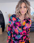 Robe noire à imprimé fleuri lumineux - 𝐌𝐚𝐫𝐢𝐧𝐚𝟒𝟒𝐟𝐚𝐦𝐢𝐥𝐲