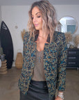 Veste cintrée à imprimé camouflage - 𝐌𝐚𝐫𝐢𝐧𝐚𝟒𝟒𝐟𝐚𝐦𝐢𝐥𝐲