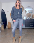 Pull gris anthracite à maille douce et chaude - 𝐌𝐚𝐫𝐢𝐧𝐚𝟒𝟒𝐟𝐚𝐦𝐢𝐥𝐲