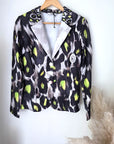 Veste cintrée noire à imprimé léopard jaune fluo - 𝐌𝐚𝐫𝐢𝐧𝐚𝟒𝟒𝐟𝐚𝐦𝐢𝐥𝐲