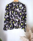 Veste cintrée noire à imprimé léopard jaune fluo - 𝐌𝐚𝐫𝐢𝐧𝐚𝟒𝟒𝐟𝐚𝐦𝐢𝐥𝐲