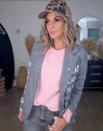 Veste à chevrons & tags + pin's skull rose - 𝐌𝐚𝐫𝐢𝐧𝐚𝟒𝟒𝐟𝐚𝐦𝐢𝐥𝐲