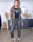 Veste cintrée camouflage kaki avec dessin et inscriptions dorées - 𝐌𝐚𝐫𝐢𝐧𝐚𝟒𝟒𝐟𝐚𝐦𝐢𝐥𝐲