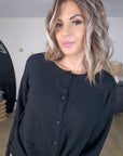 Cardigan noir à boucle dorée - 𝐌𝐚𝐫𝐢𝐧𝐚𝟒𝟒𝐟𝐚𝐦𝐢𝐥𝐲