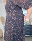 Robe longue marron à imprimé léopard - 𝐌𝐚𝐫𝐢𝐧𝐚𝟒𝟒𝐟𝐚𝐦𝐢𝐥𝐲
