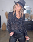 Chemise noire à imprimé éclairs et pois blancs - 𝐌𝐚𝐫𝐢𝐧𝐚𝟒𝟒𝐟𝐚𝐦𝐢𝐥𝐲