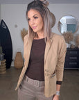 Veste cintrée beige boutons - 𝐌𝐚𝐫𝐢𝐧𝐚𝟒𝟒𝐟𝐚𝐦𝐢𝐥𝐲