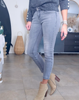 Jean slim fit gris delavé - 𝐌𝐚𝐫𝐢𝐧𝐚𝟒𝟒𝐟𝐚𝐦𝐢𝐥𝐲