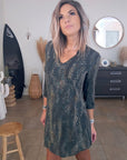 Robe kaki à imprimé léopard