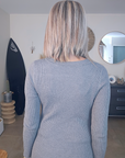 Robe grise à maille côtelée