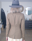 Veste chic beige foncé avec empiècements cuir