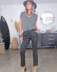 Tee-shirt kaki perles bijoux