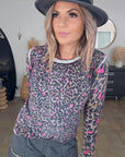 Pull léopard rose vif