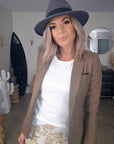 Veste chic beige foncé avec empiècements cuir