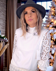Pull blanc manches ajourées - 𝐌𝐚𝐫𝐢𝐧𝐚𝟒𝟒𝐟𝐚𝐦𝐢𝐥𝐲