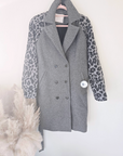Manteau chevron et léopard gris