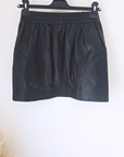 Jupe noire 100% cuir agneau.