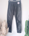 Pantalon kaki 100% cuir - 𝐌𝐚𝐫𝐢𝐧𝐚𝟒𝟒𝐟𝐚𝐦𝐢𝐥𝐲