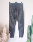 Pantalon kaki 100% cuir - 𝐌𝐚𝐫𝐢𝐧𝐚𝟒𝟒𝐟𝐚𝐦𝐢𝐥𝐲