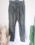 Pantalon kaki 100% cuir - 𝐌𝐚𝐫𝐢𝐧𝐚𝟒𝟒𝐟𝐚𝐦𝐢𝐥𝐲