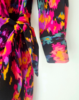 Robe noire à imprimé fleuri lumineux - 𝐌𝐚𝐫𝐢𝐧𝐚𝟒𝟒𝐟𝐚𝐦𝐢𝐥𝐲