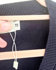 Pull bleu marine manches arc-en-ciel fluo - 𝐌𝐚𝐫𝐢𝐧𝐚𝟒𝟒𝐟𝐚𝐦𝐢𝐥𝐲