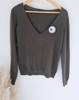 Pull kaki avec รฉcusson ร perles bijoux - ๐๐๐ซ๐ข๐ง๐๐๐๐๐๐ฆ๐ข๐ฅ๐ฒ