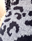 Pull gris à imprimé léopard noir - 𝐌𝐚𝐫𝐢𝐧𝐚𝟒𝟒𝐟𝐚𝐦𝐢𝐥𝐲