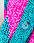 Cardigan à imprimé géométrique rose fuchsia et vert. - 𝐌𝐚𝐫𝐢𝐧𝐚𝟒𝟒𝐟𝐚𝐦𝐢𝐥𝐲