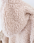 Manteau bouclette beige à manches dorées - 𝐌𝐚𝐫𝐢𝐧𝐚𝟒𝟒𝐟𝐚𝐦𝐢𝐥𝐲
