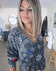 Pull bandana à broderies multiples